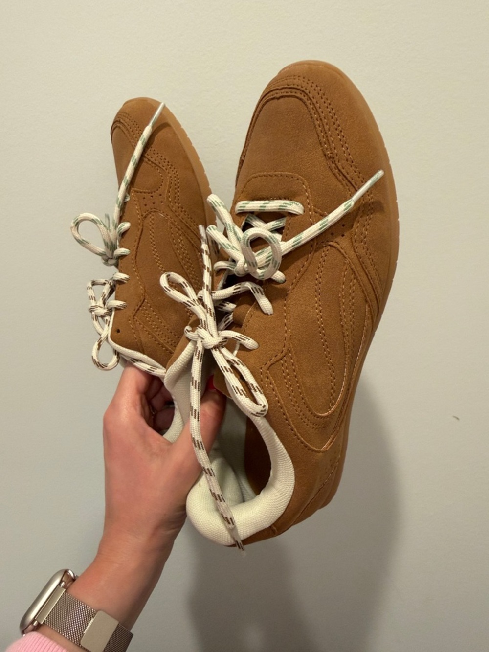 Time & Tru Women's Casual Suede Sneaker - Tan
